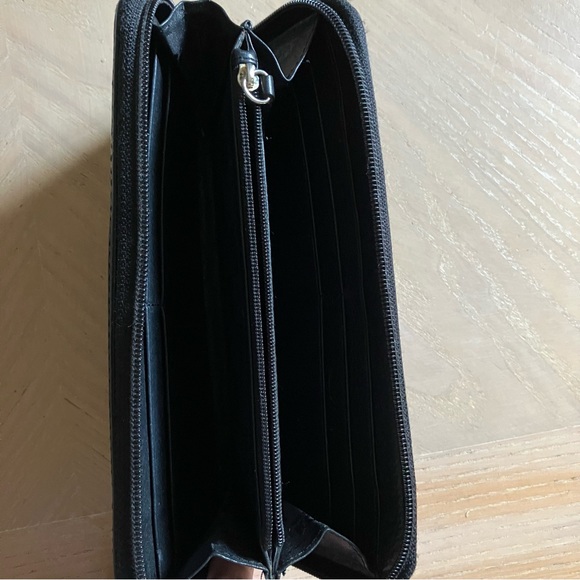 MICHAEL KORS Saratoga Continental Black Leather Zip Around Wallet 8 x 4 x 1 - Picture 7 of 11